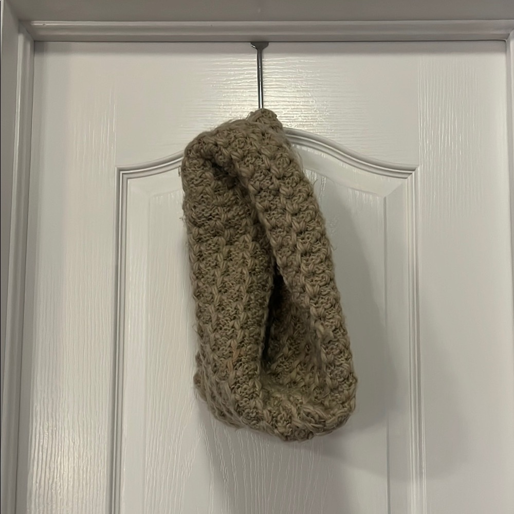 Chunky Knit Infinity Scarf